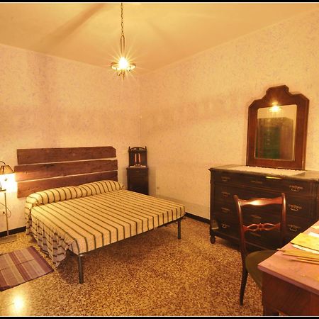 B&B Au Caruggiu Ceriale Cameră foto