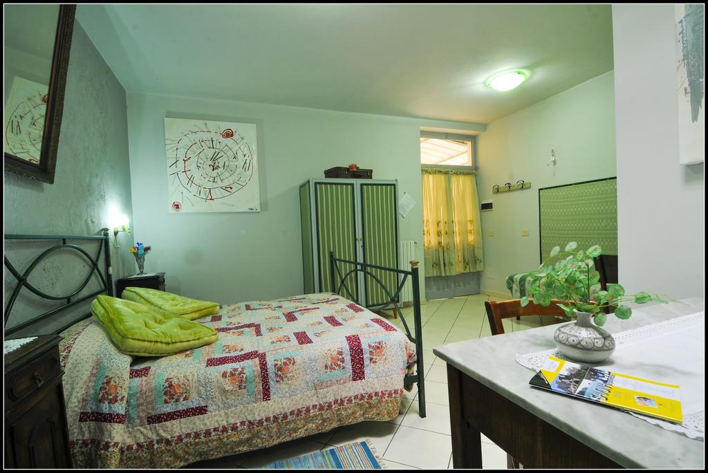 B&B Au Caruggiu Ceriale Cameră foto
